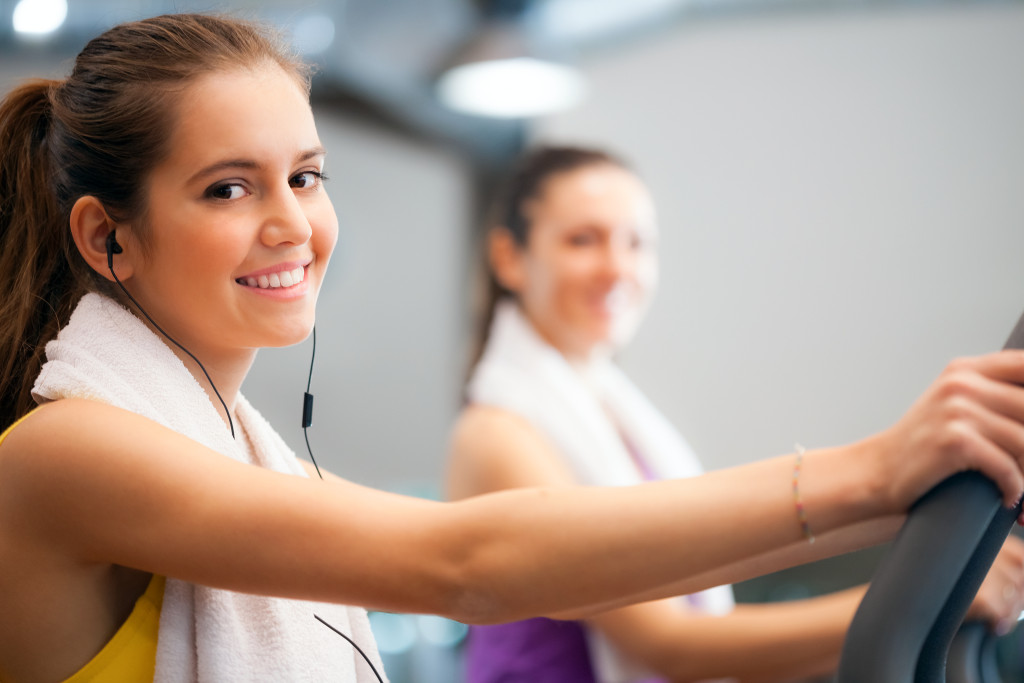 Woman doing fitness in a gym