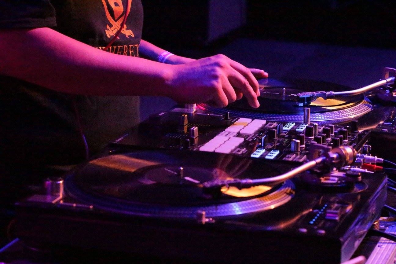 Needle 1 - 92.5 The Beat