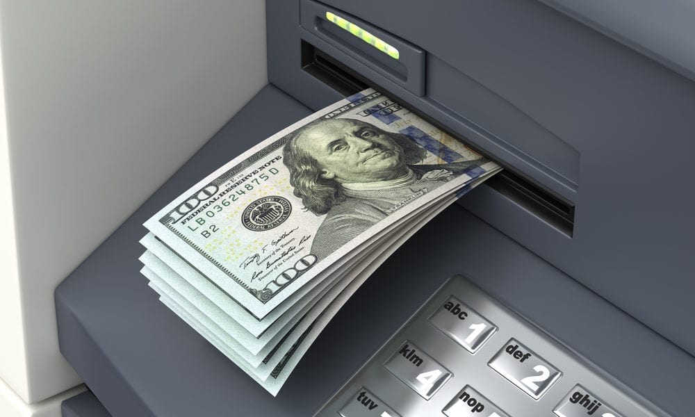 ATM Mistakenly Gives Out $100's Instead Of $20's | U92