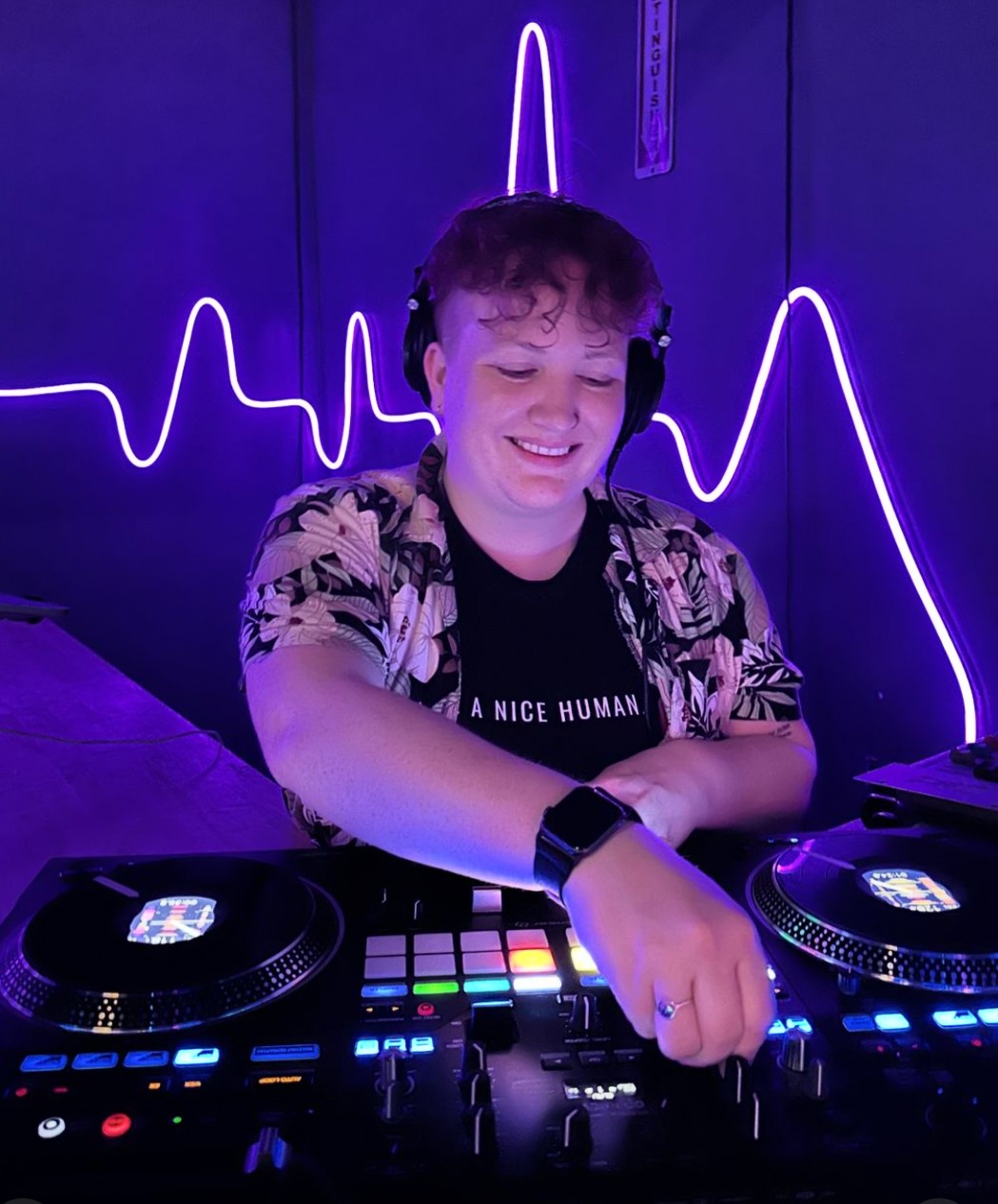 DJ Sheade Photo | 92.5 The Beat